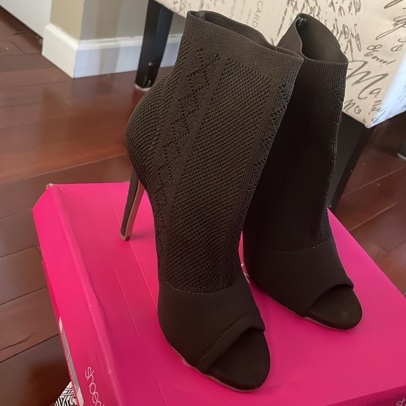 Shoe Dazzle Anka Ankle Knit Bootie - Picture 6 of 7